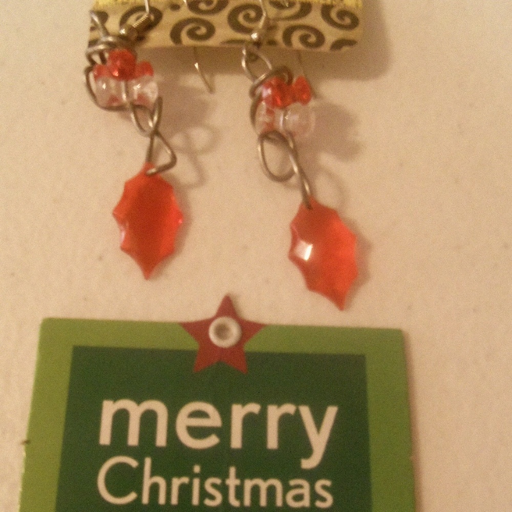 ⛄Handmade Red Holly Twisted Wire Earrings⛄